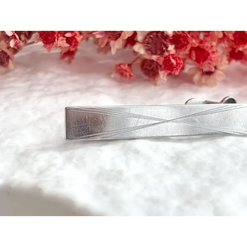 Minimalist 80's Style X Carved Silver Toned Vintage Men's Tie Bar | Tie Clip